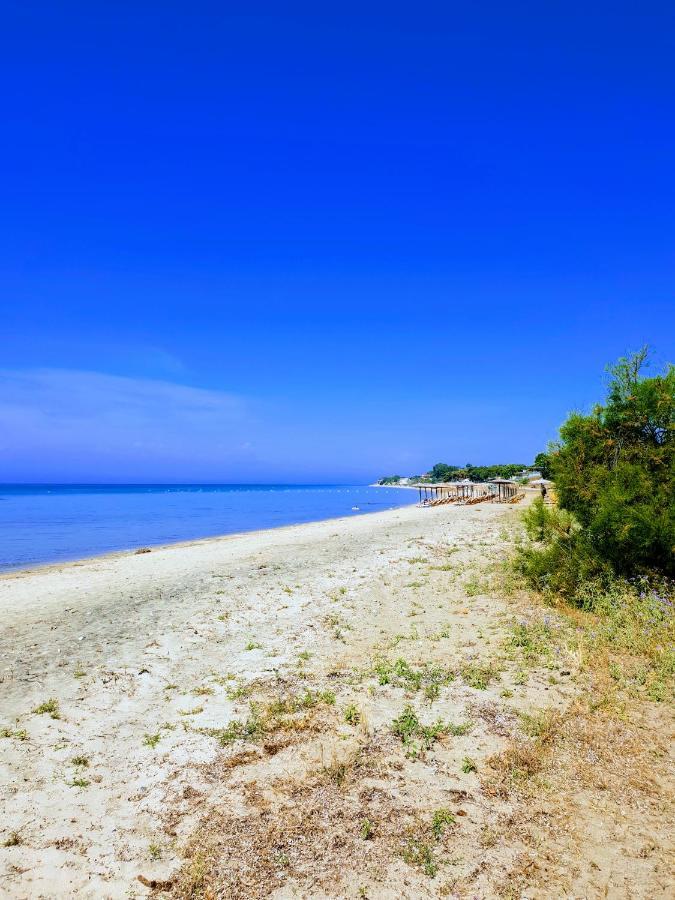 Emi'S Beach Apartment Nea Kallikrateia Zewnętrze zdjęcie